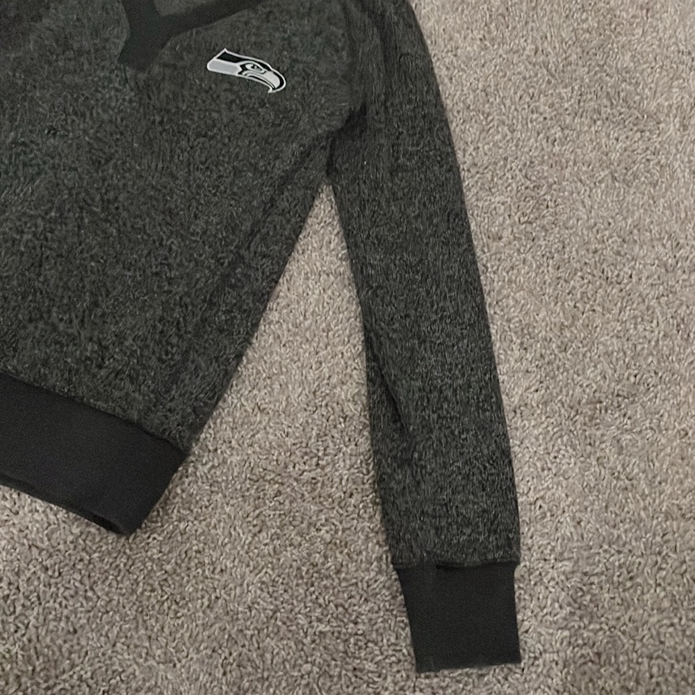 NFL Shop Women’s Seahawks V-Neck Sweater - Picture 4 of 5